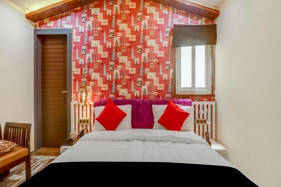 Hotel Mansa Kanpur Zewnętrze zdjęcie